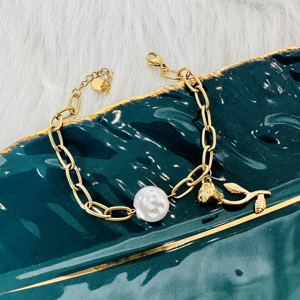 Stainless steel pearl bracelet