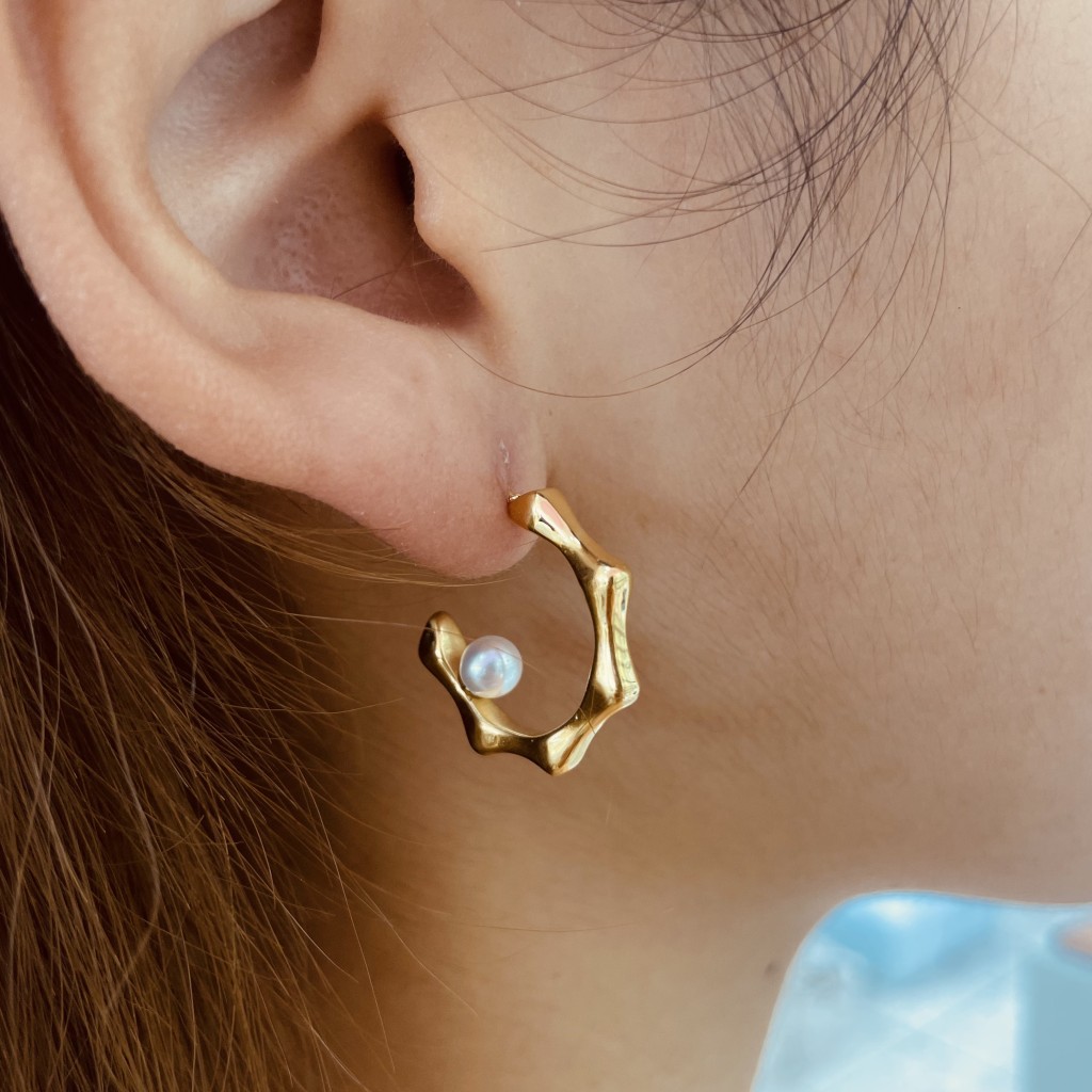 Stainless steel pearl earrings
