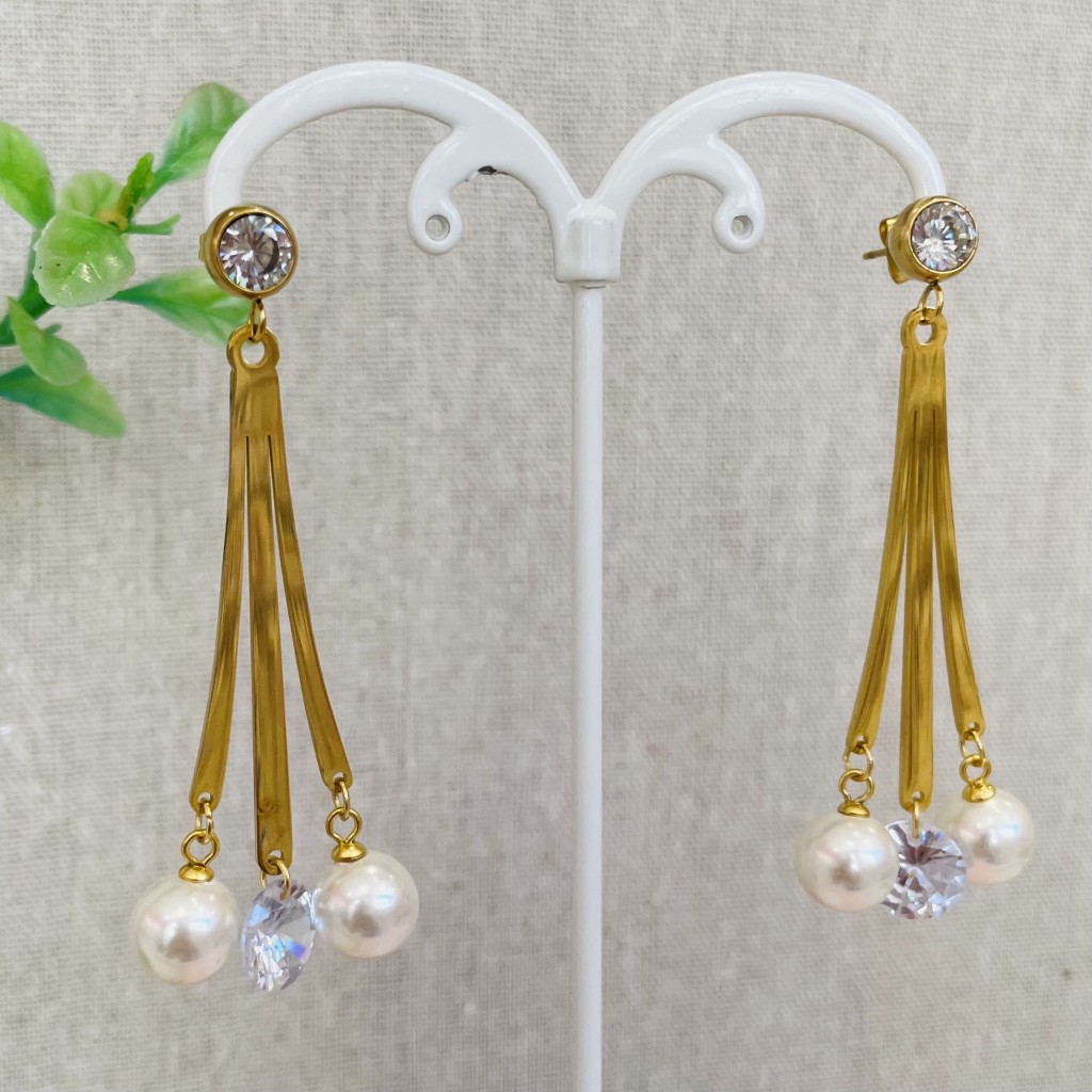 Stainless steel pearl earrings