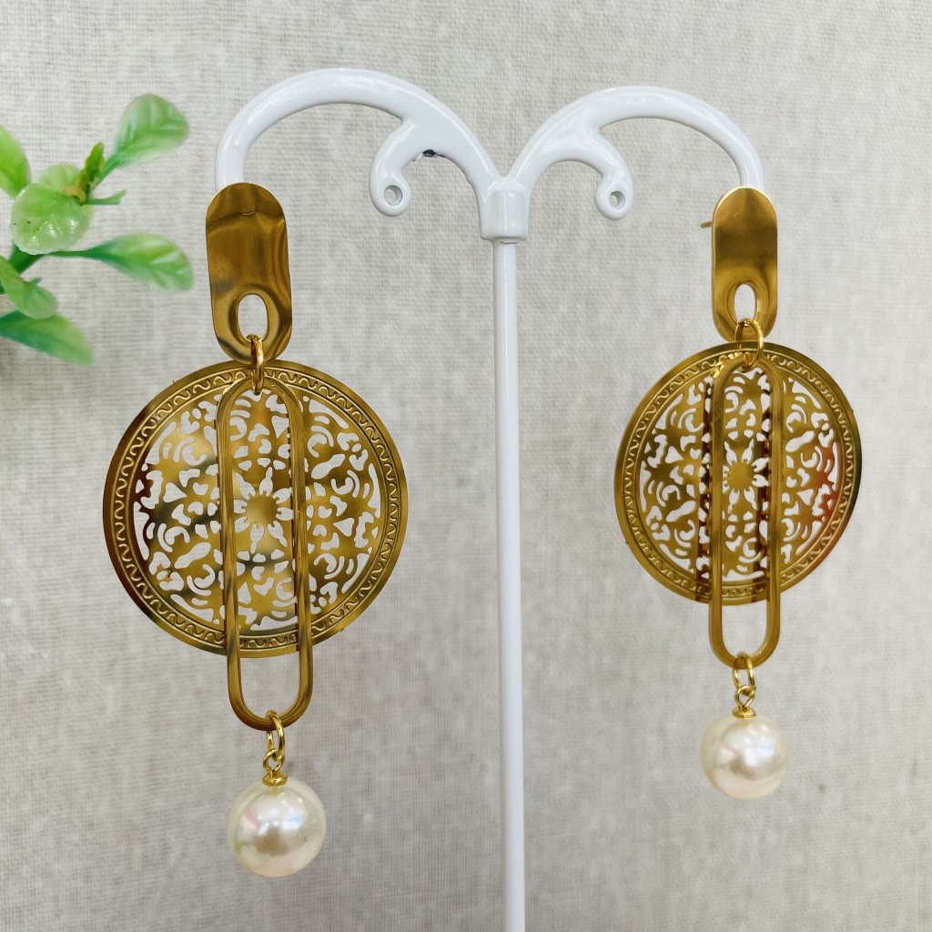Stainless steel pearl earrings