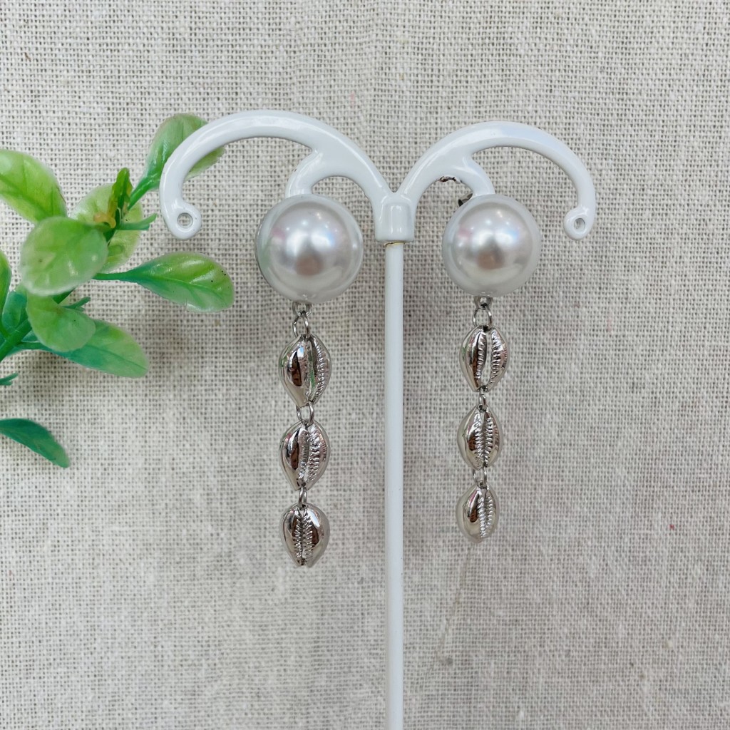 Stainless steel pearl earrings