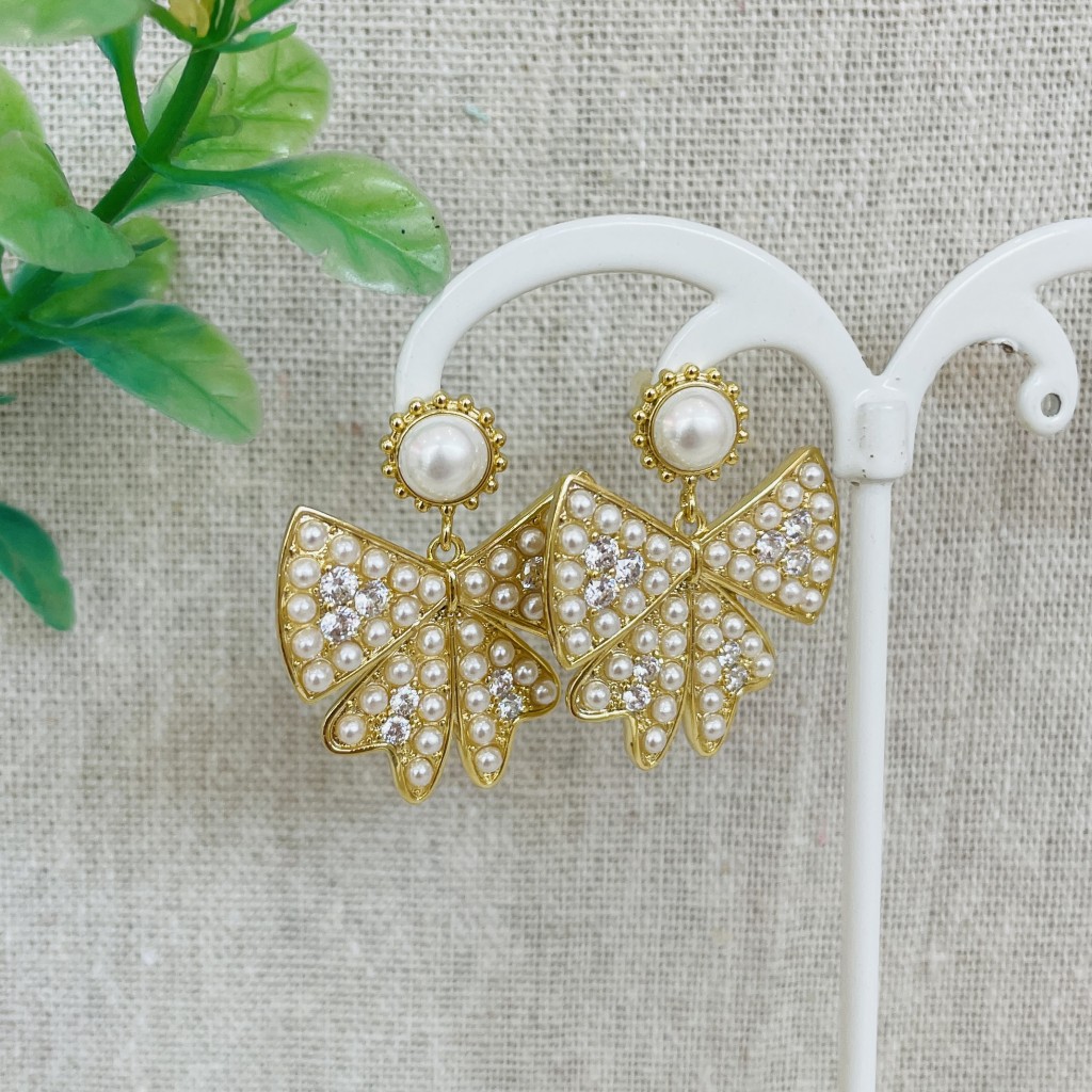 Stainless steel pearl earrings