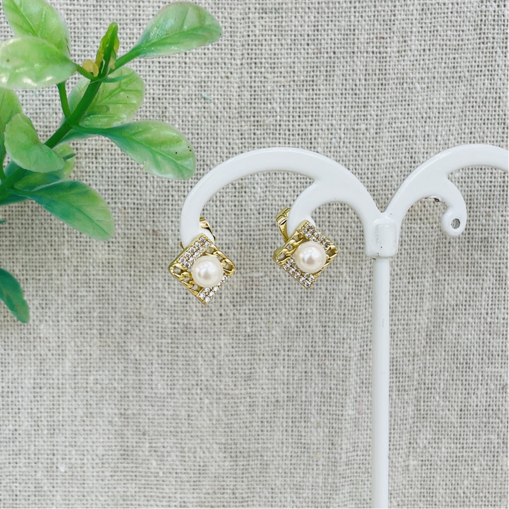 Stainless steel pearl earrings