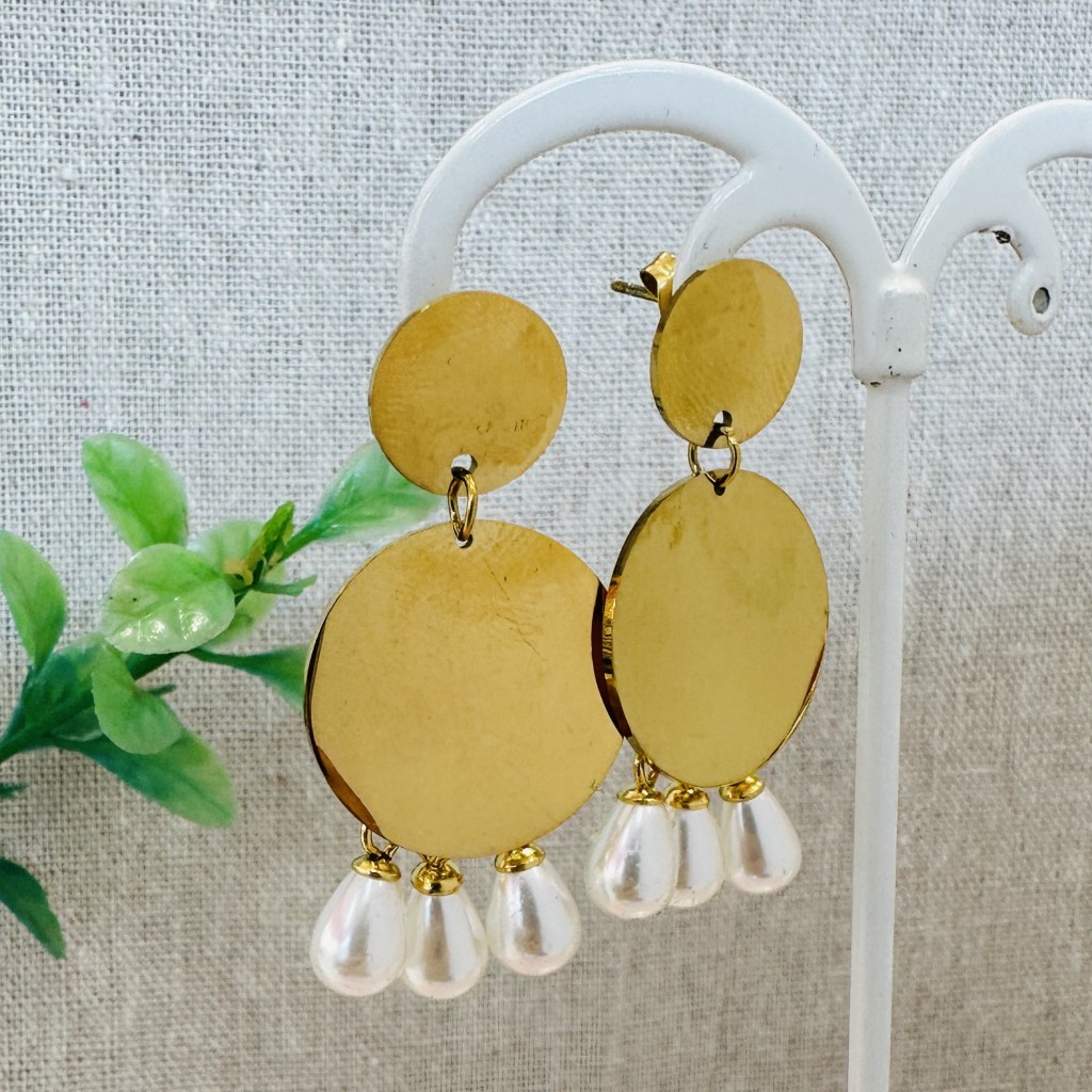 Stainless steel pearl earrings