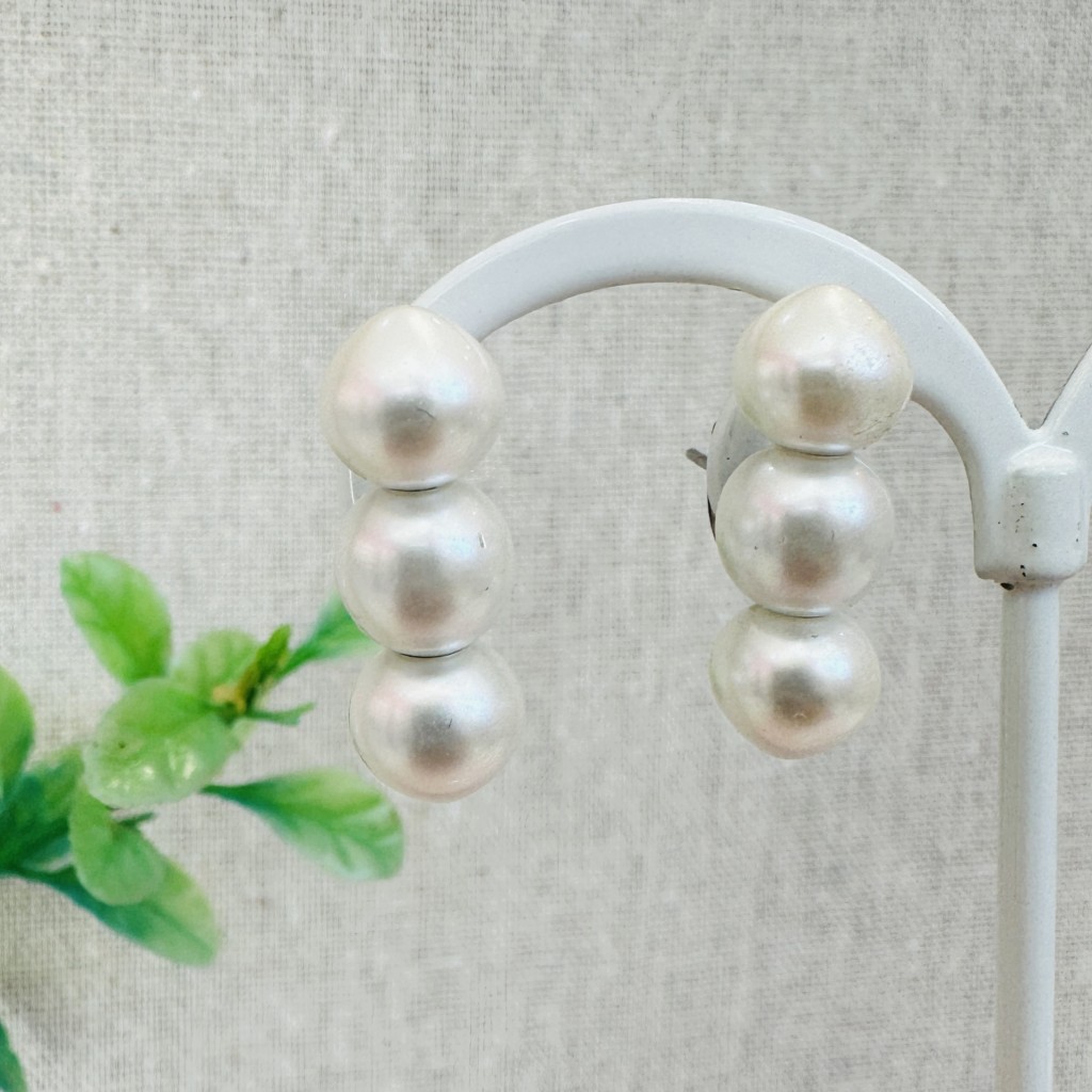 Stainless steel pearl earrings
