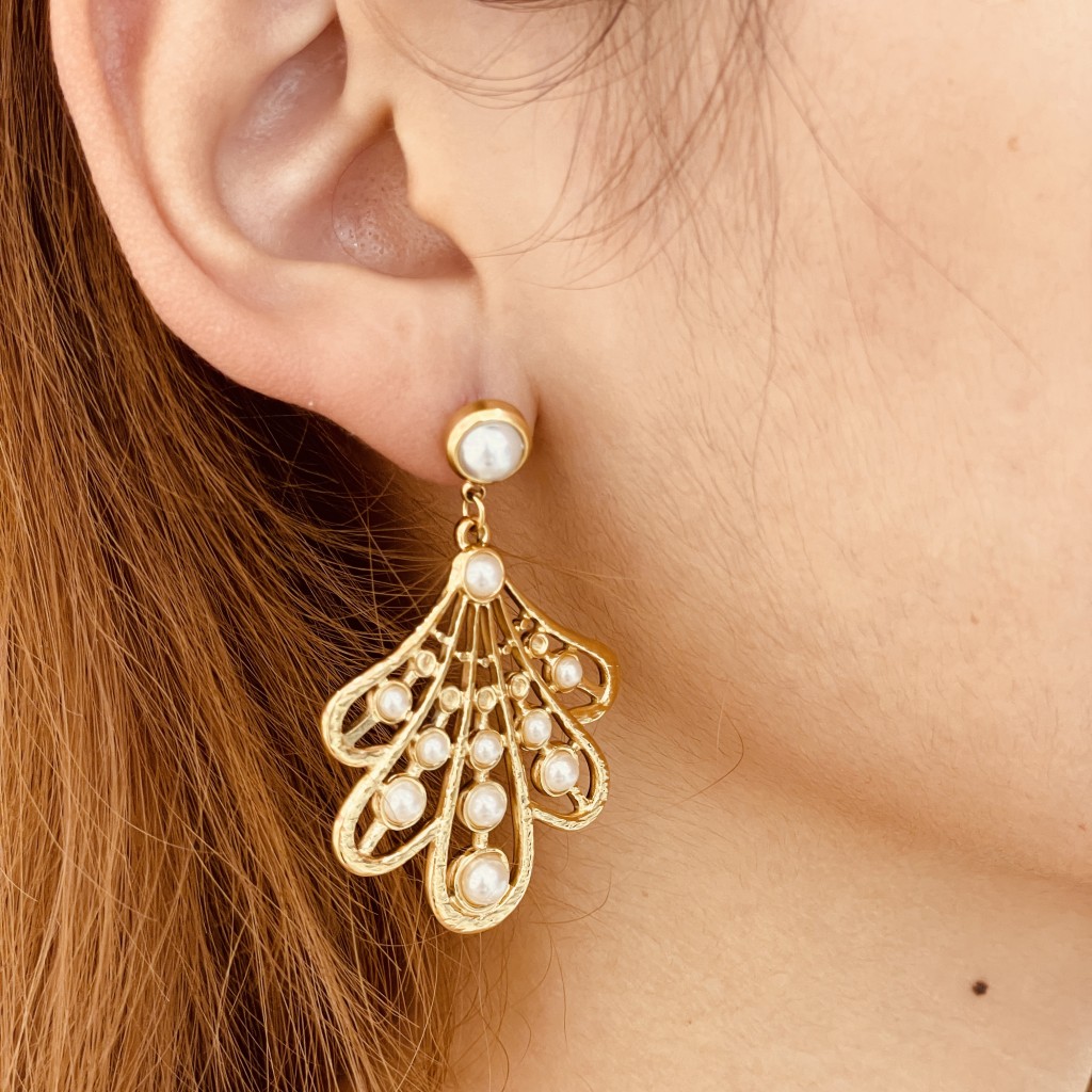 Stainless steel pearl earrings