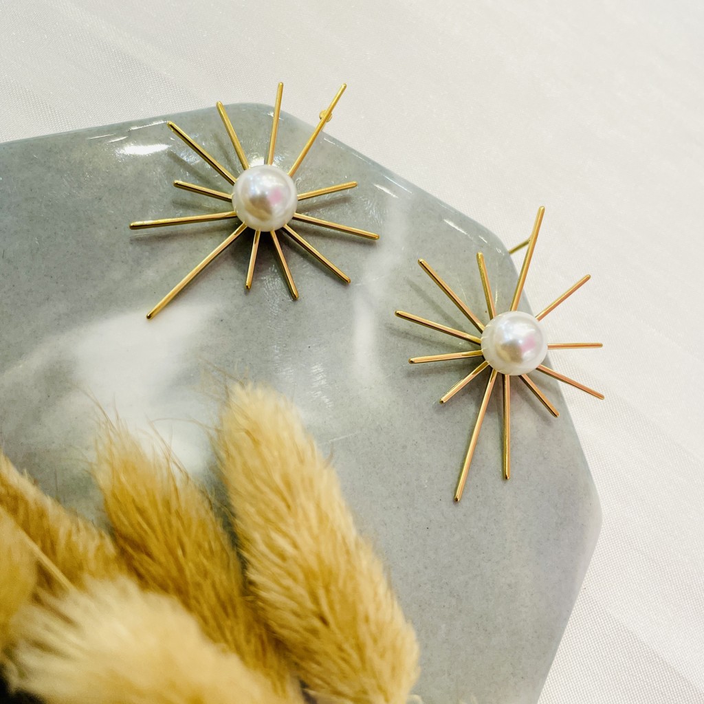 Stainless steel pearl earrings