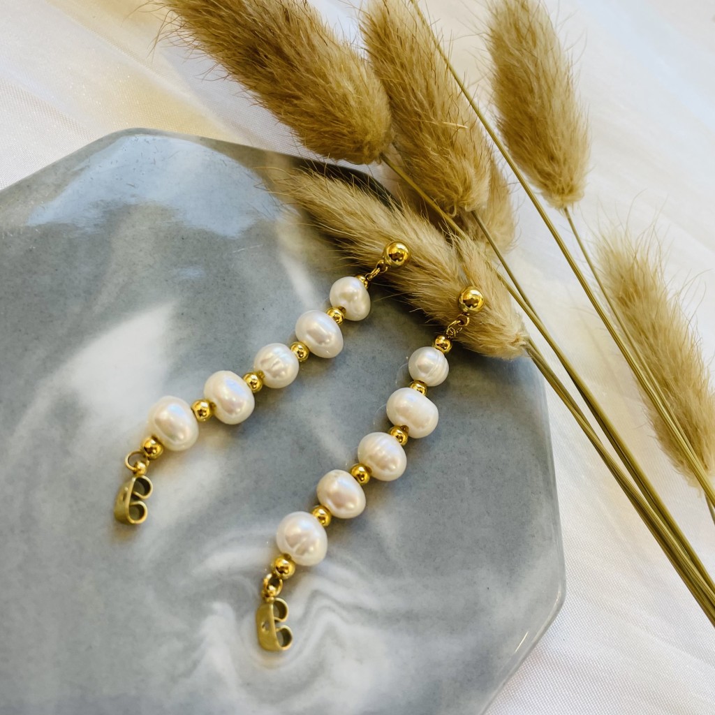 Stainless steel pearl earrings