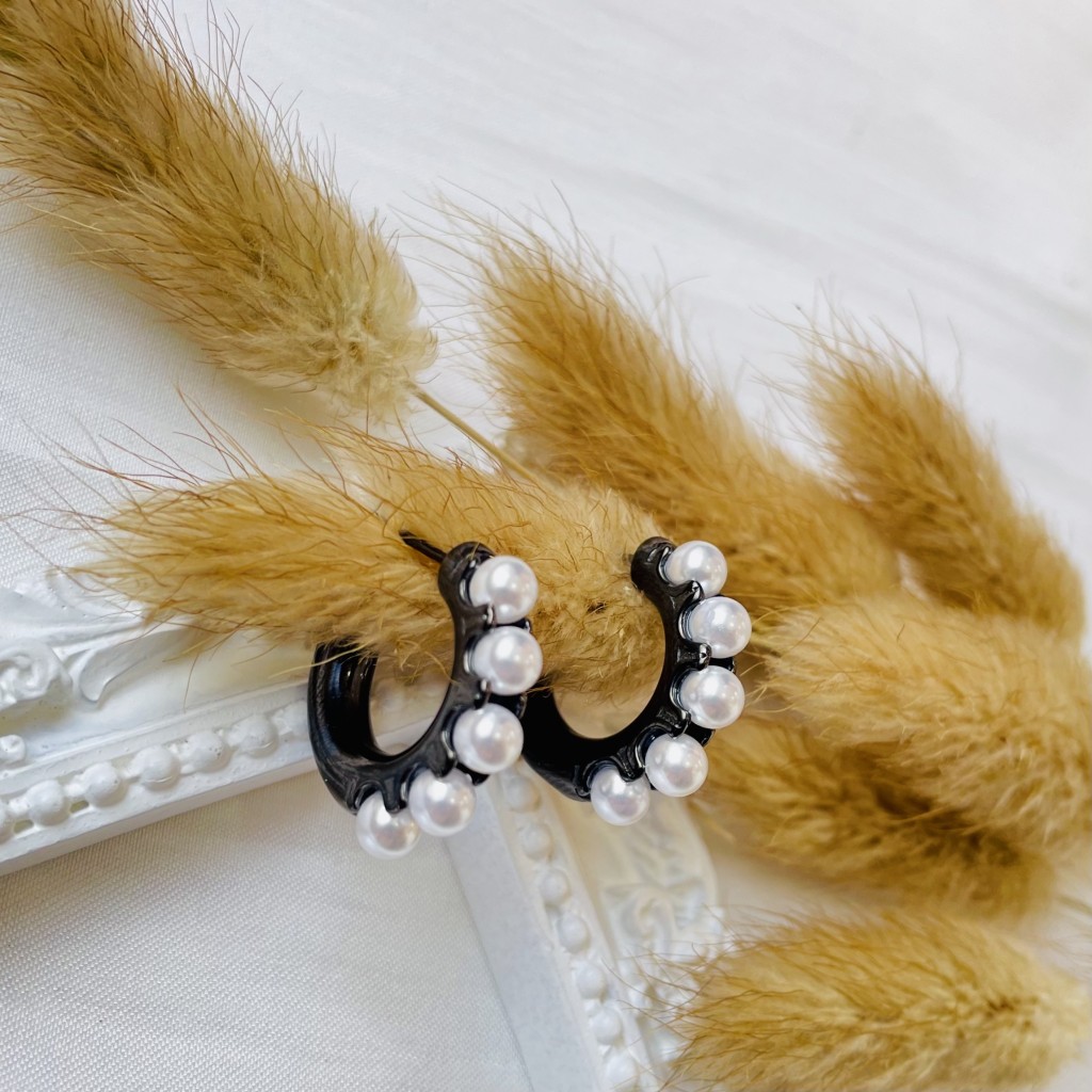 Stainless steel pearl earrings