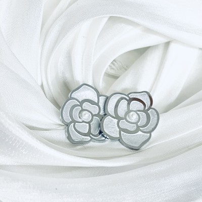 Stainless steel pearl earrings