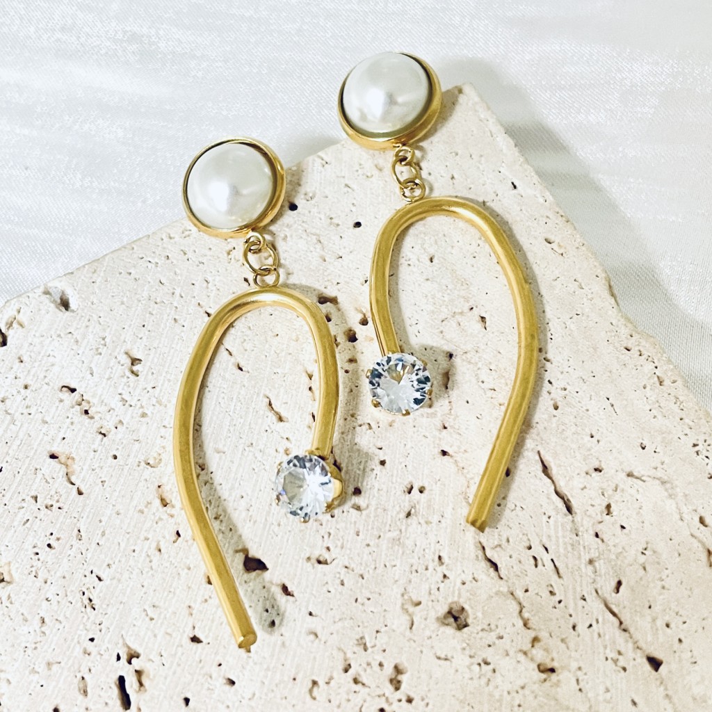 Stainless steel pearl earrings