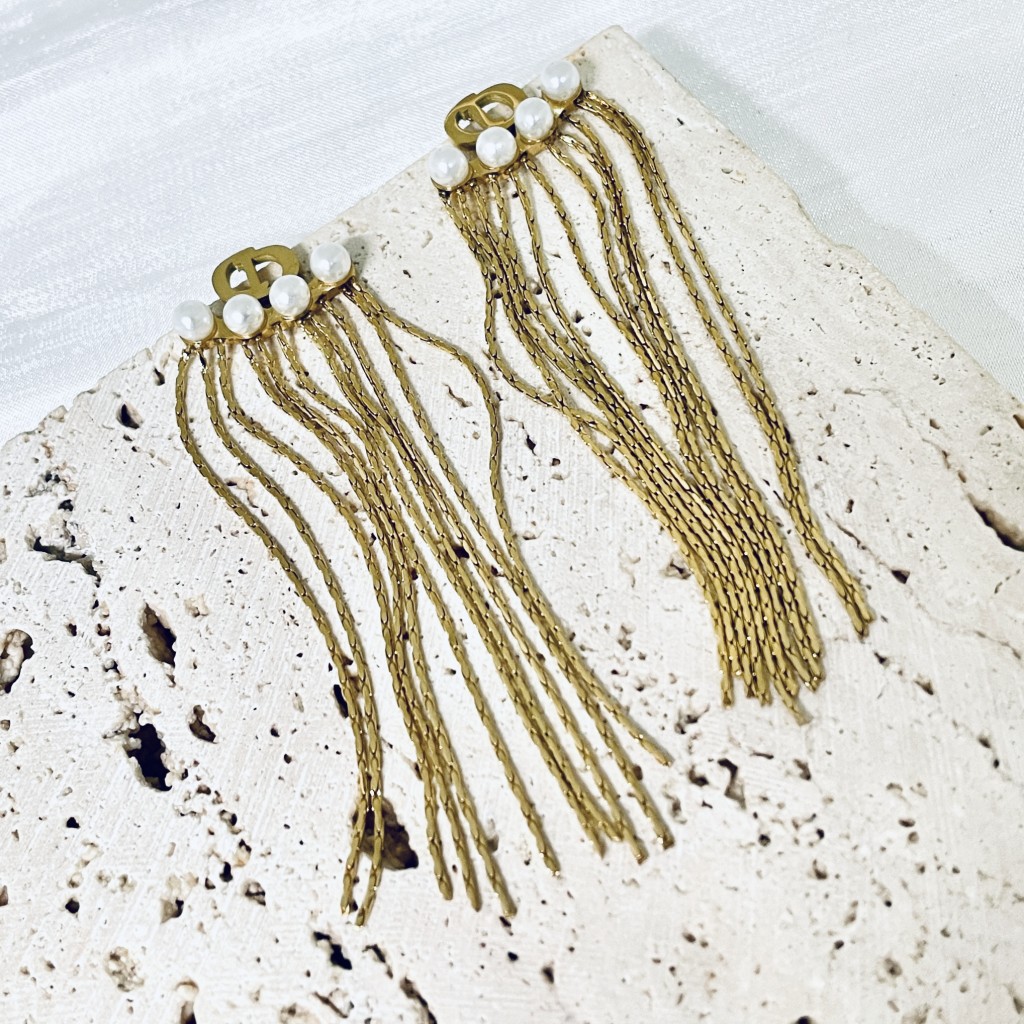 Stainless steel pearl earrings