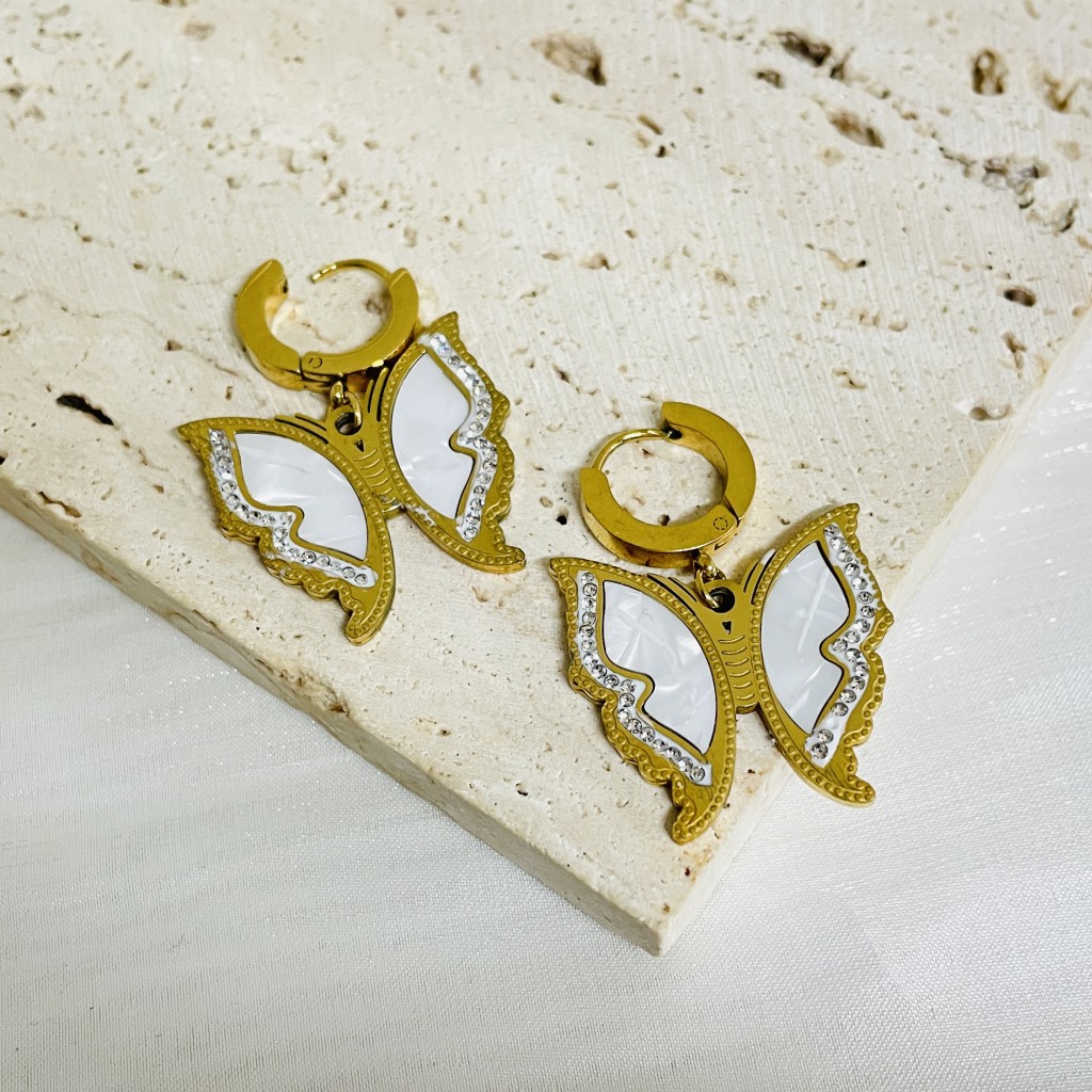 Stainless steel pearl earrings