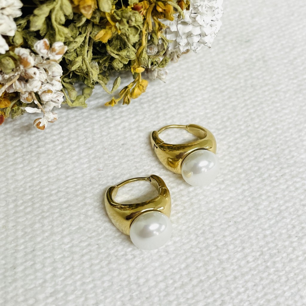 Stainless steel pearl earrings