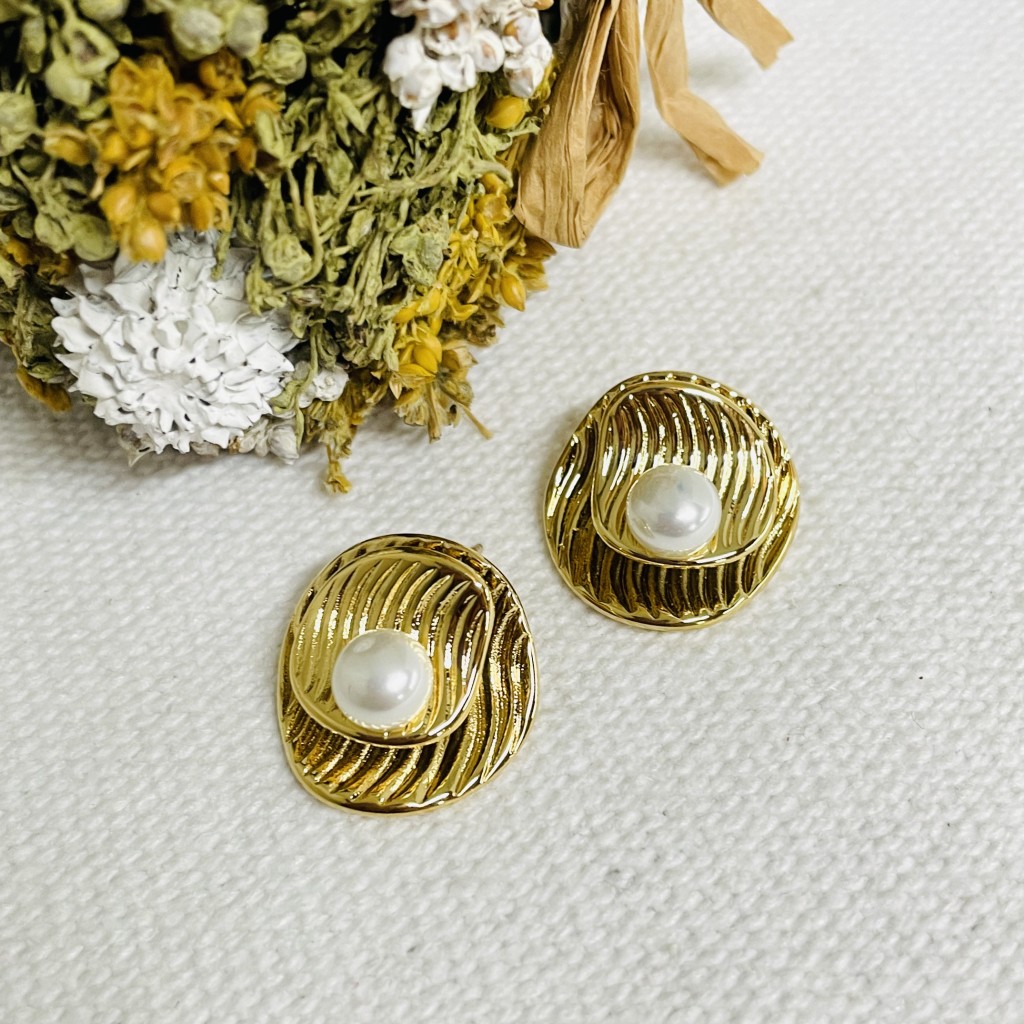 Stainless steel pearl earrings