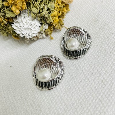 Stainless steel pearl earrings