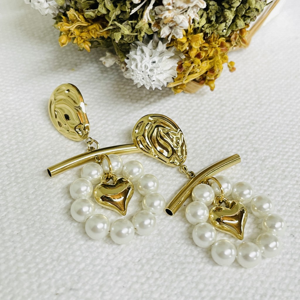 Stainless steel pearl earrings