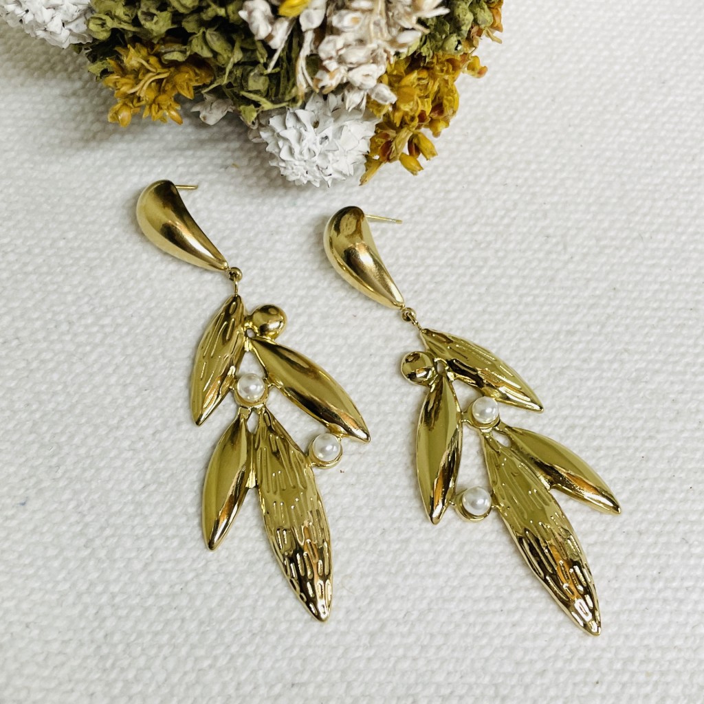 Stainless steel pearl earrings