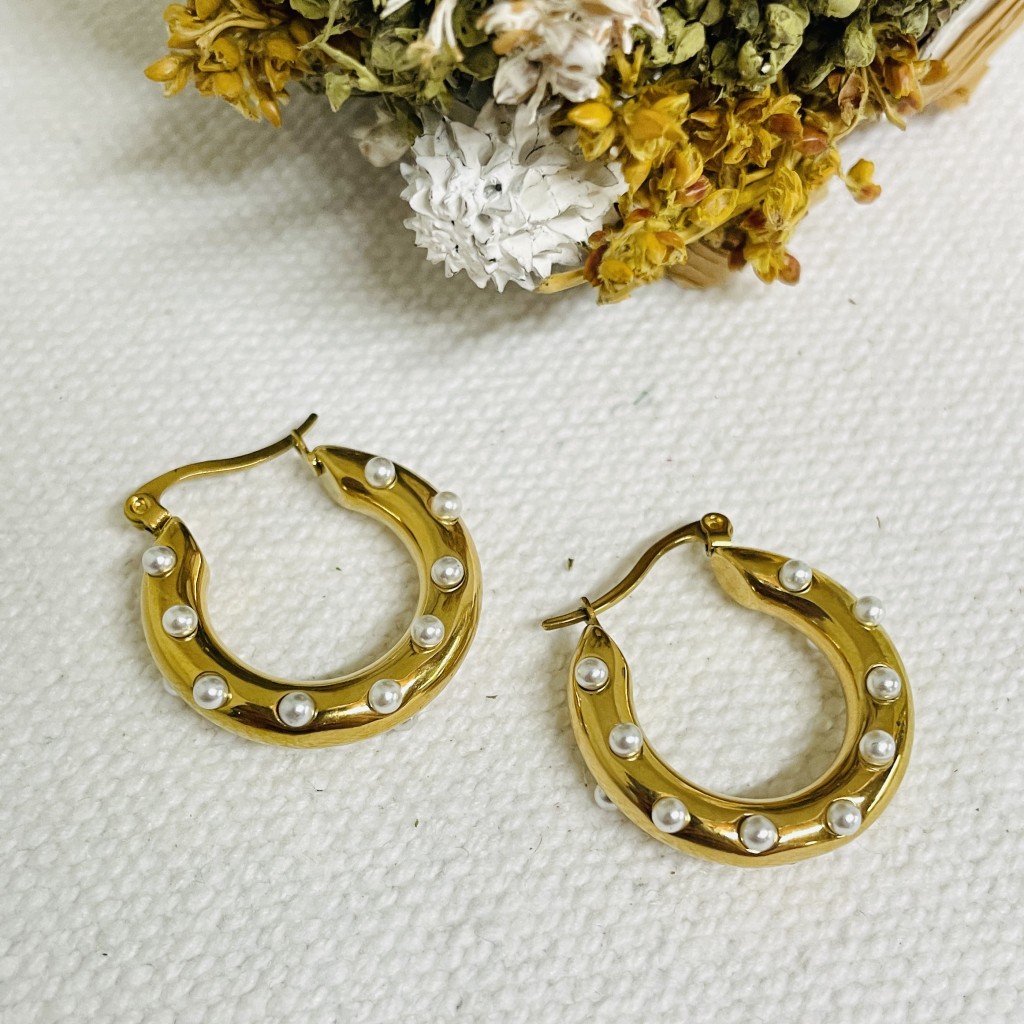 Stainless steel pearl earrings