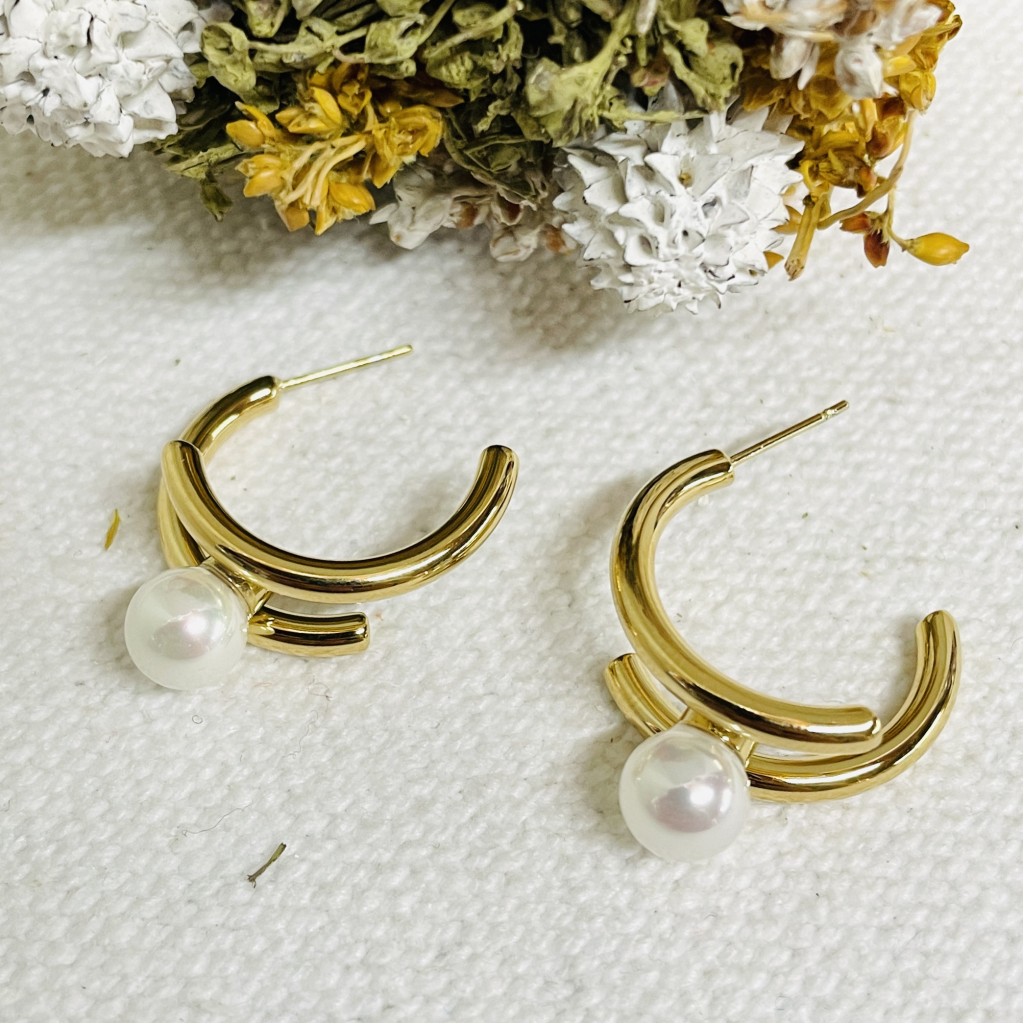 Stainless steel pearl earrings