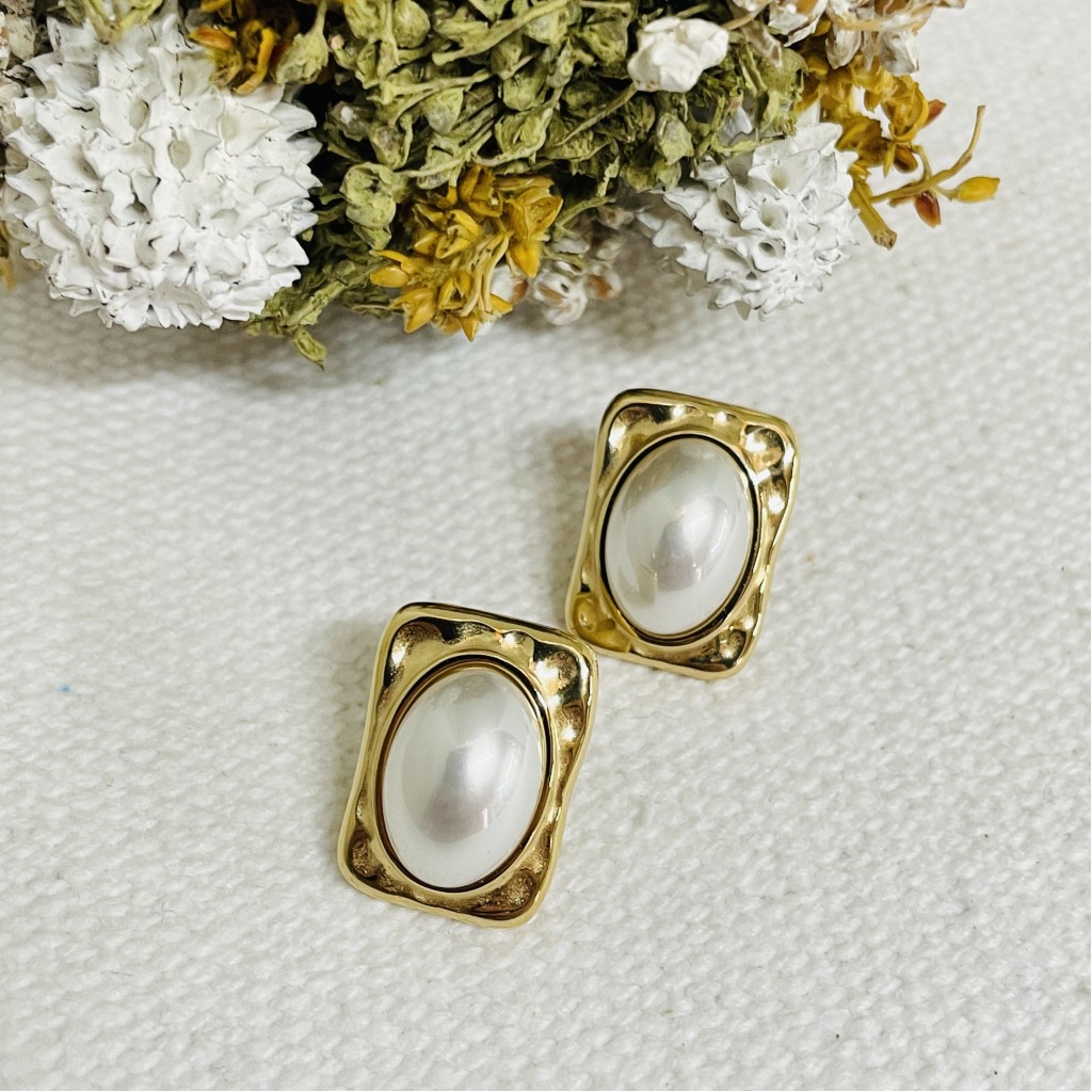Stainless steel pearl earrings