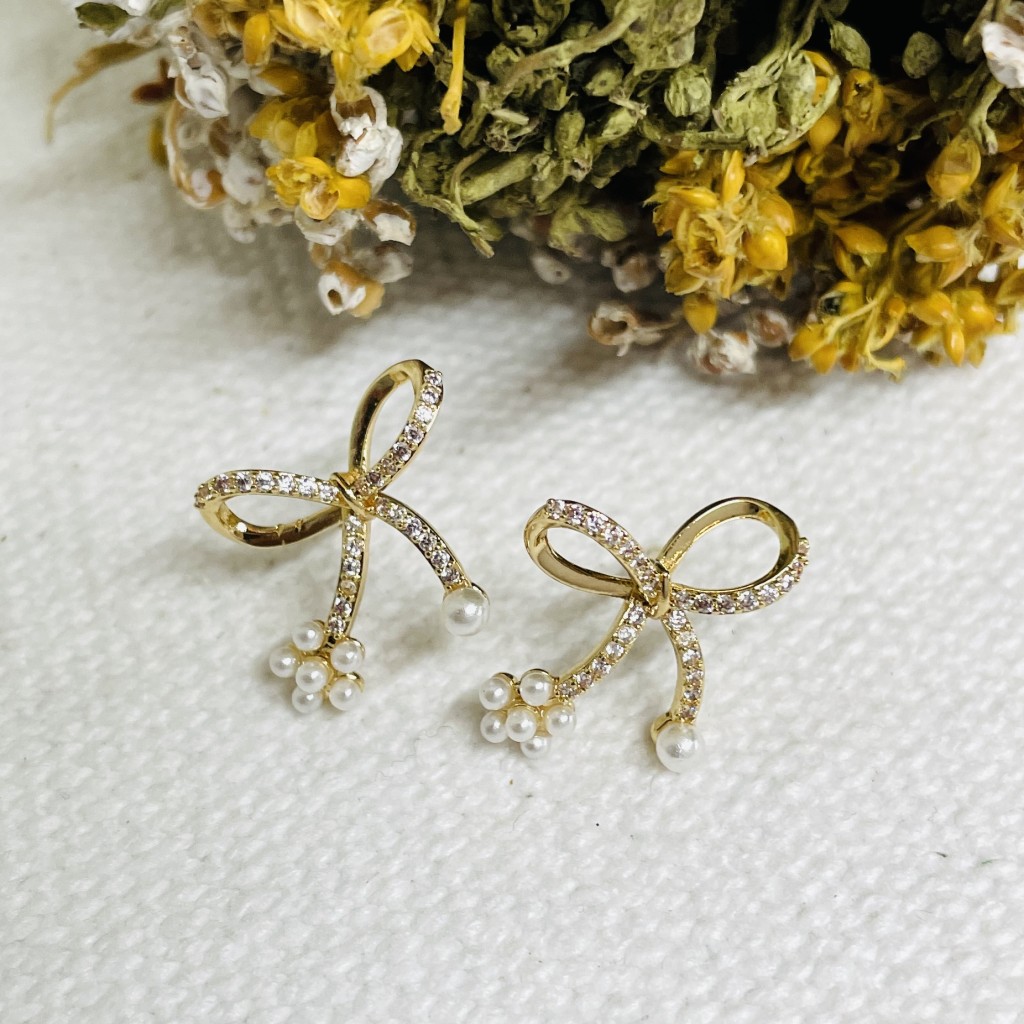 Stainless steel pearl earrings