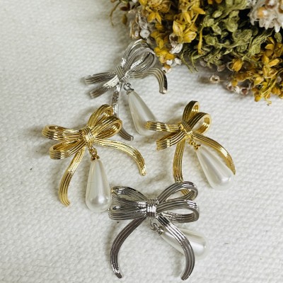 Stainless steel pearl earrings