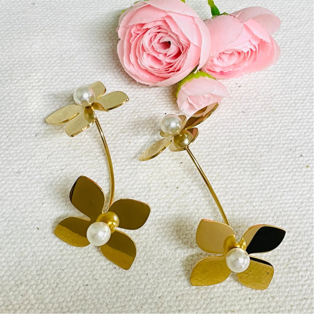Stainless steel pearl earrings