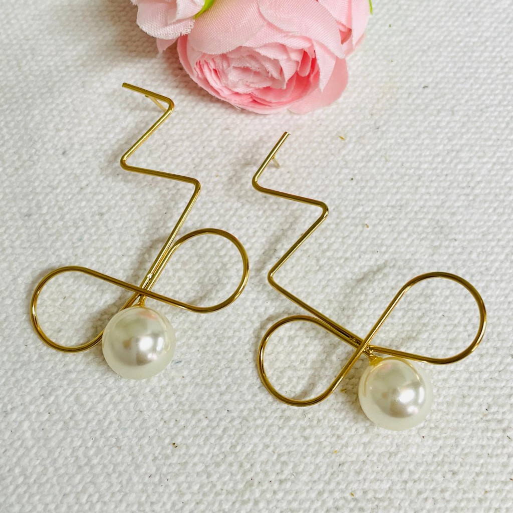 Stainless steel pearl earrings