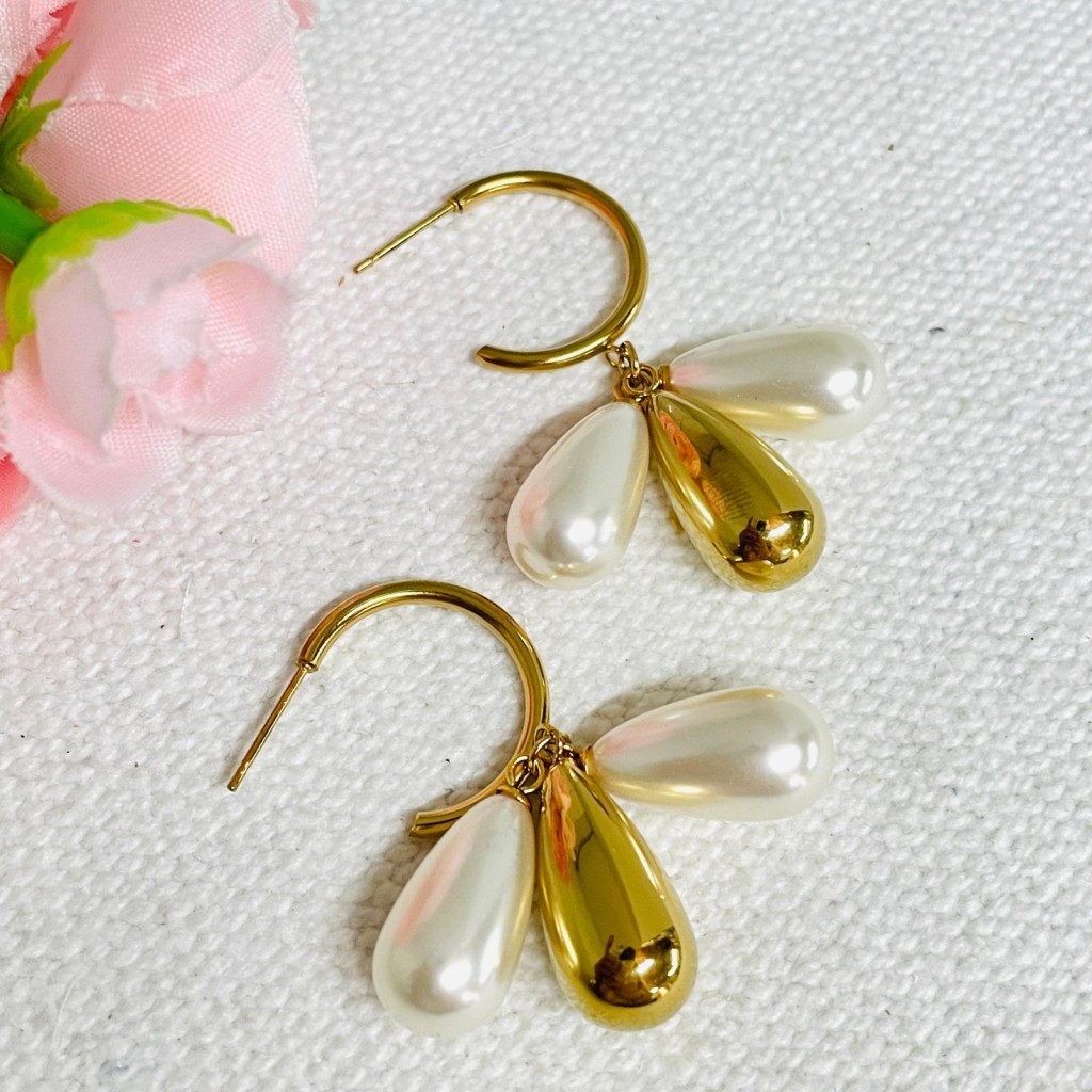 Stainless steel pearl earrings