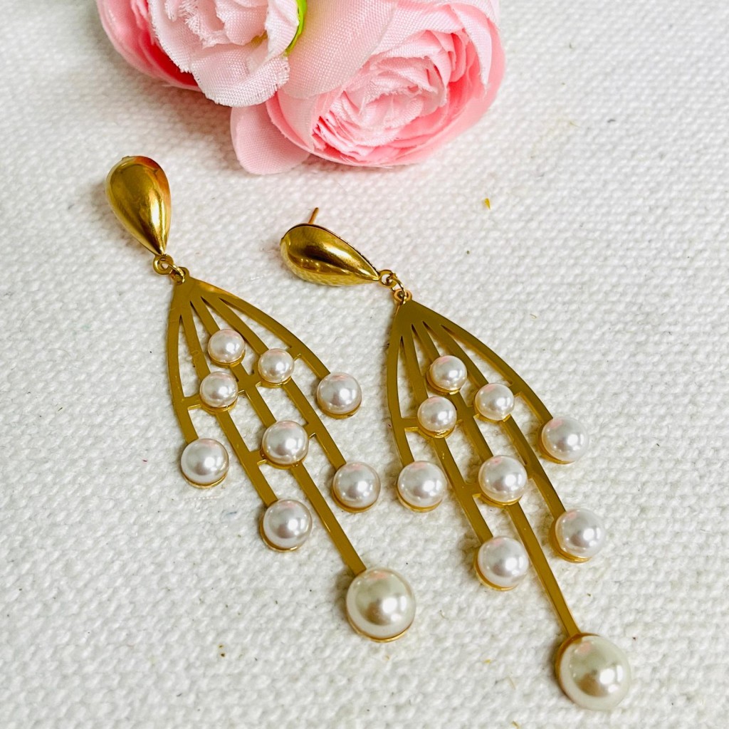 Stainless steel pearl earrings