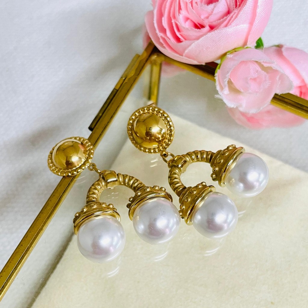 Stainless steel pearl earrings