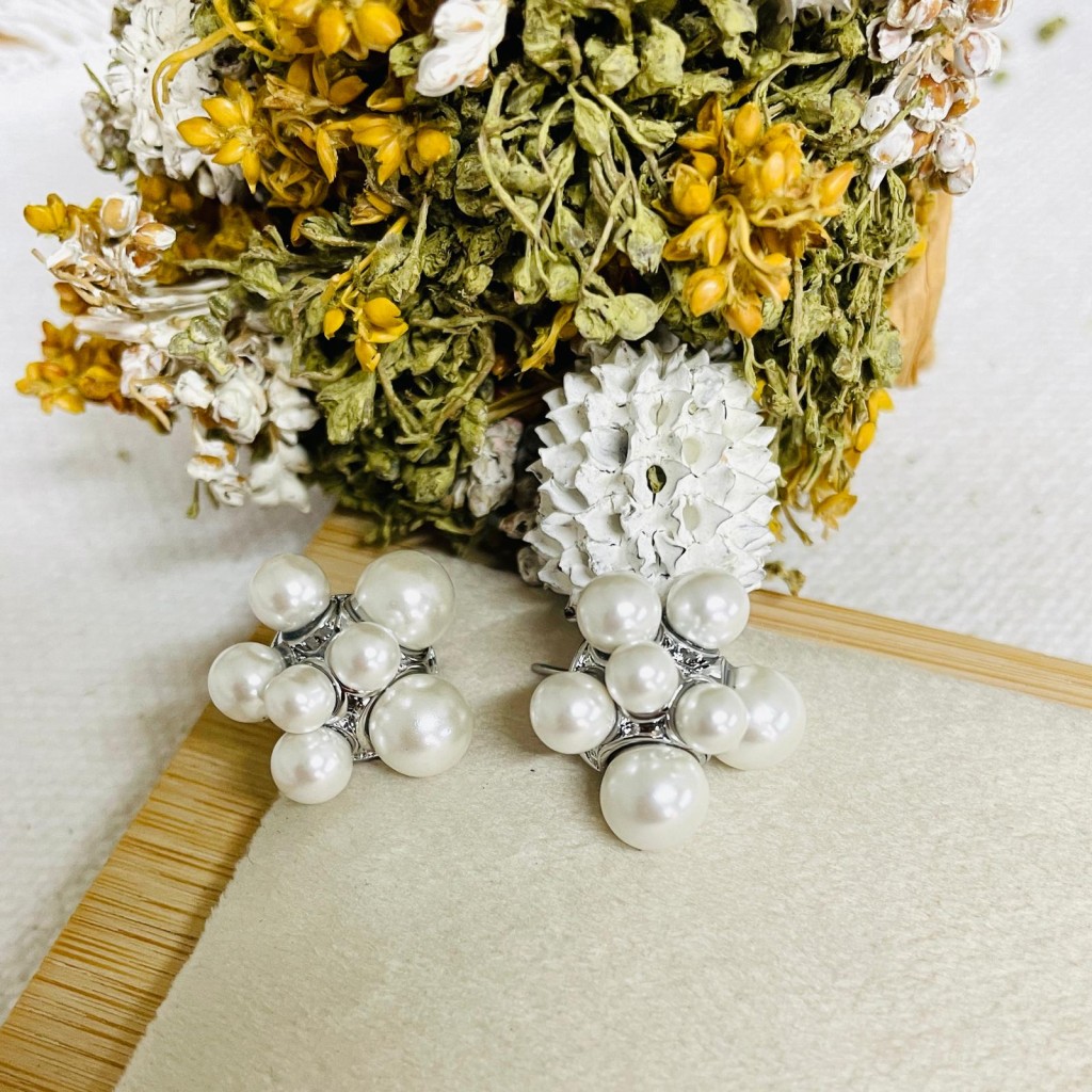 Stainless steel pearl earrings