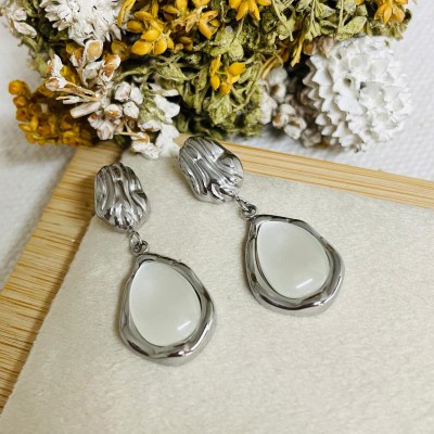 Stainless steel pearl earrings