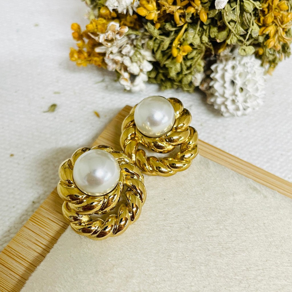 Stainless steel pearl earrings