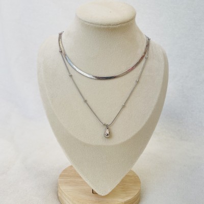 Exhibitor necklace beige