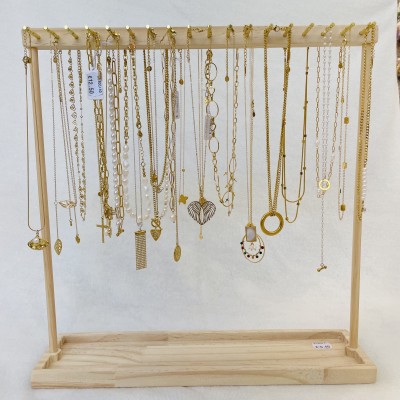 Exhibitor necklace 