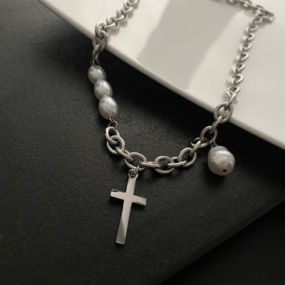 Stainless steel pearl necklace