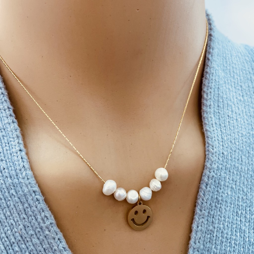 Stainless steel pearl necklace