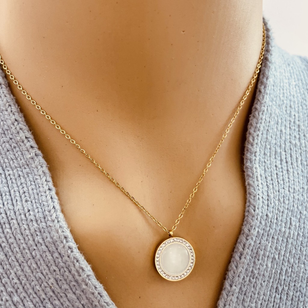 Stainless steel pearl necklace