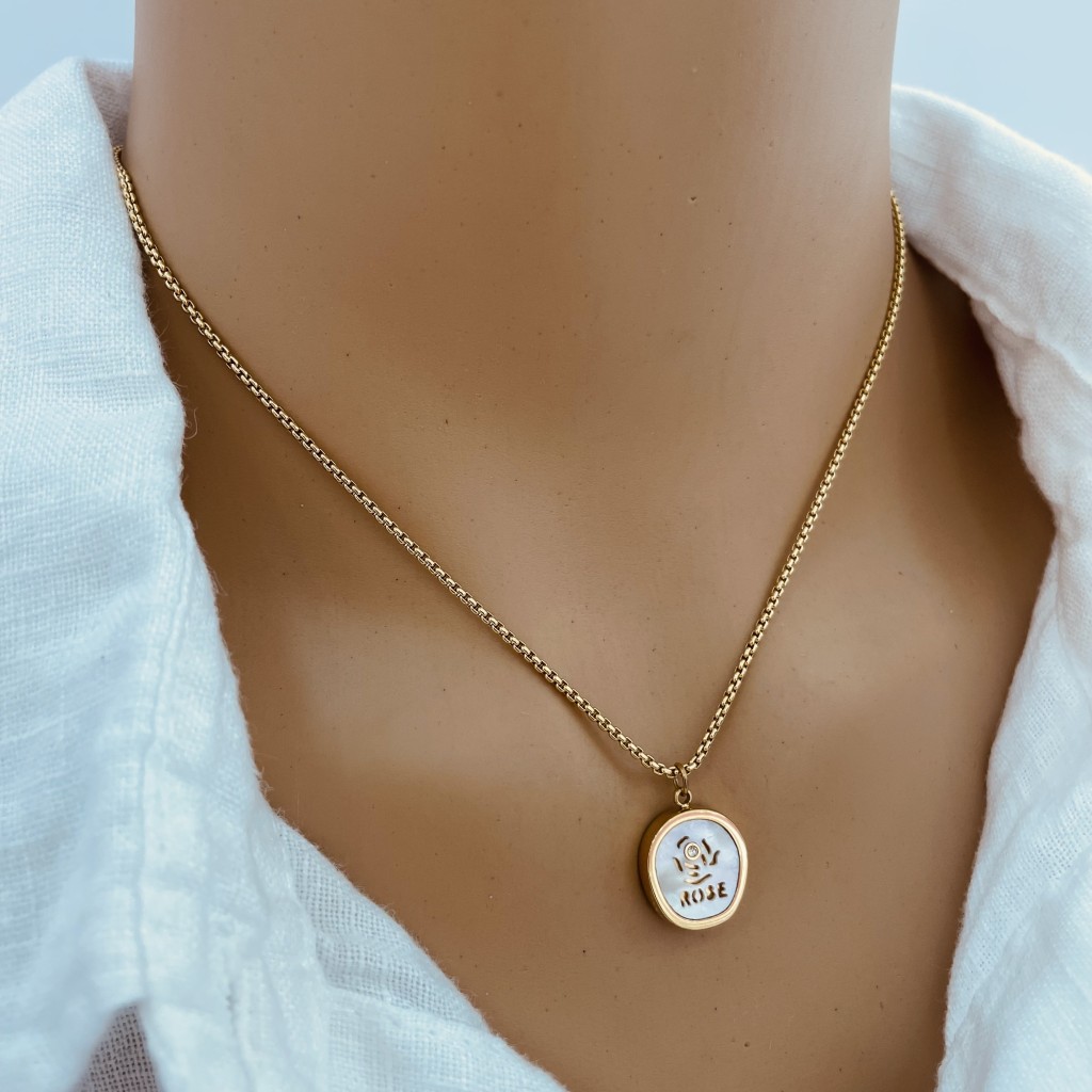 Stainless steel pearl necklace