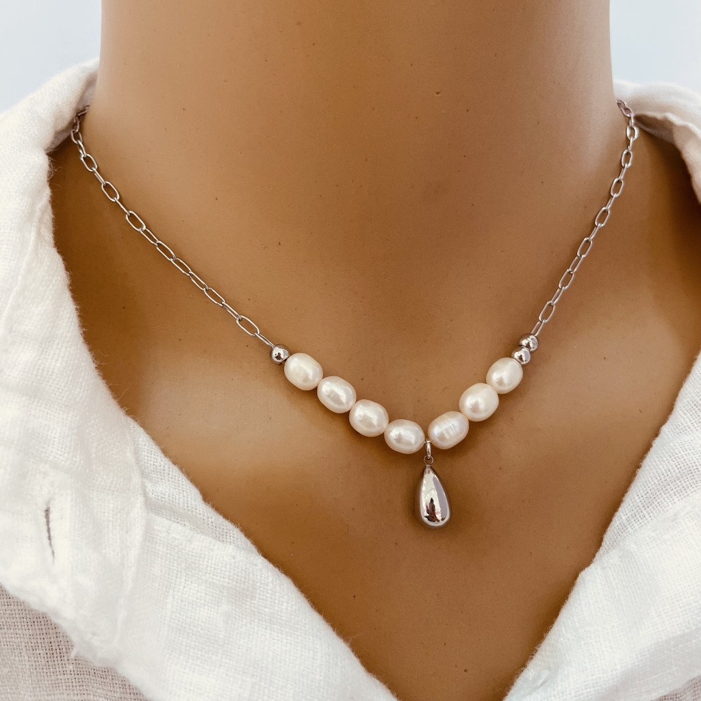 Stainless steel pearl necklace