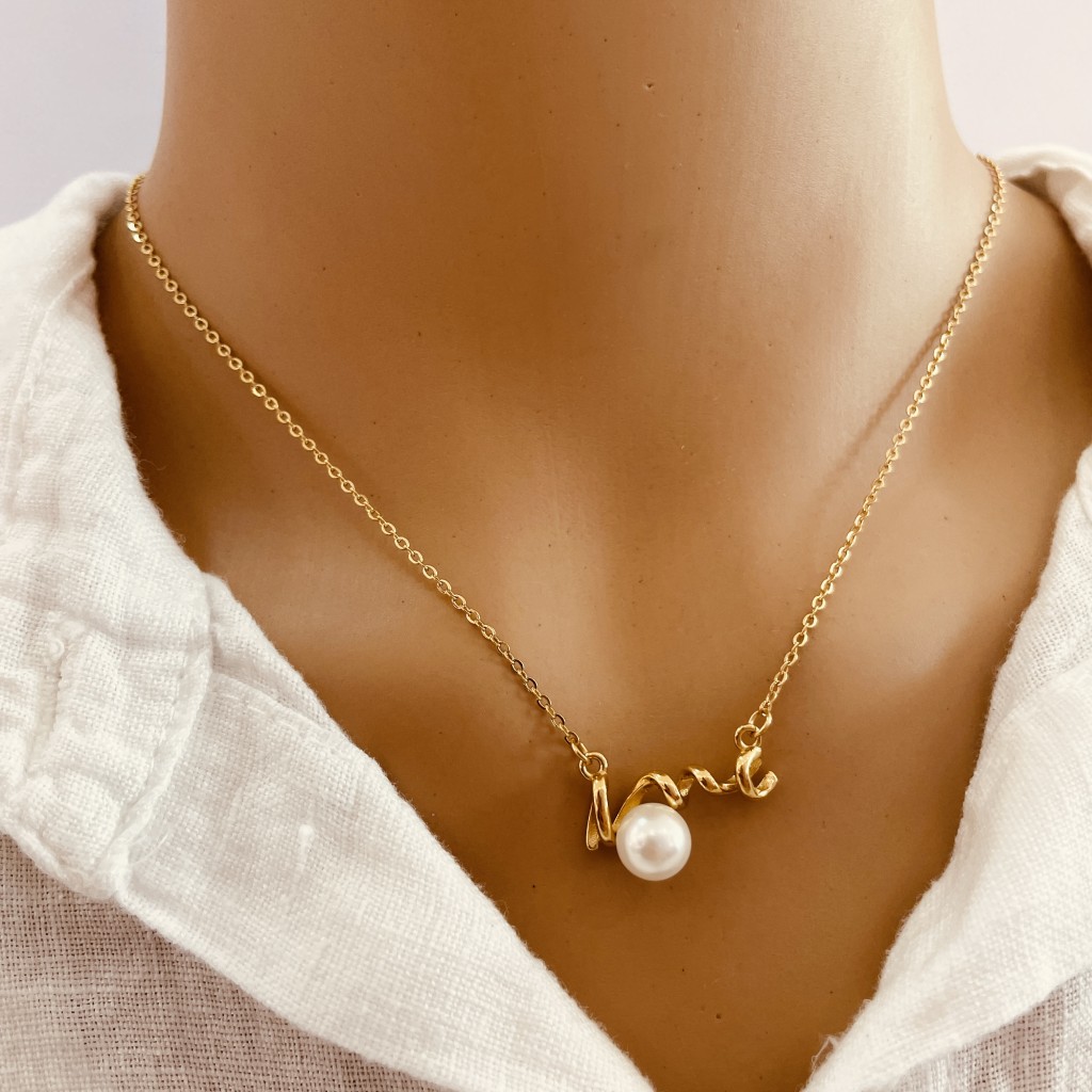 Stainless steel pearl necklace