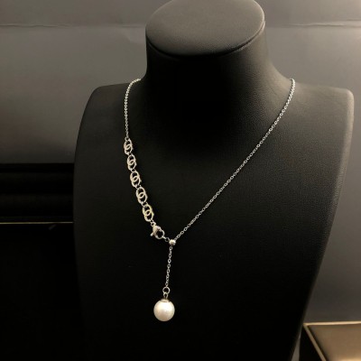 Stainless steel pearl necklace