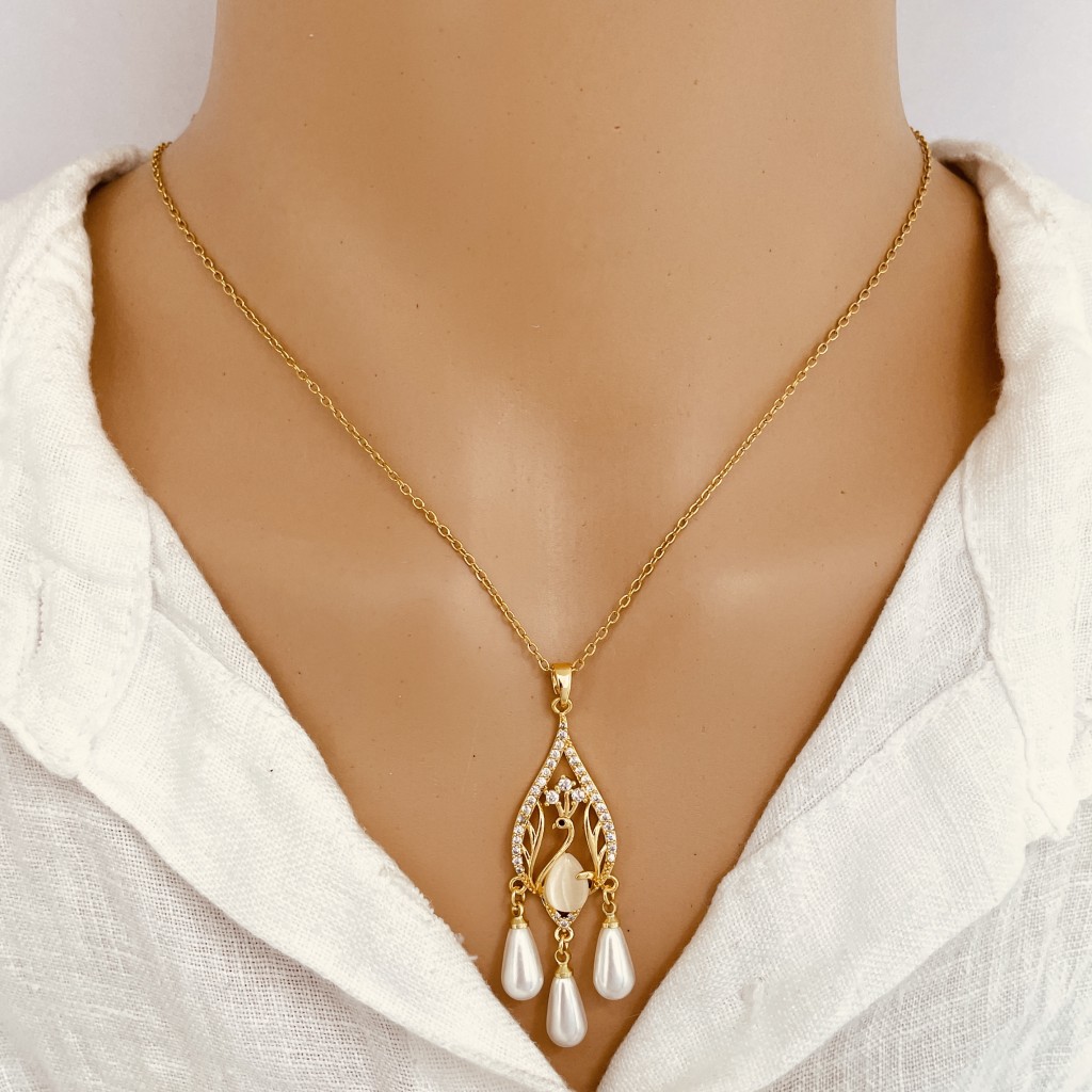 Stainless steel pearl necklace
