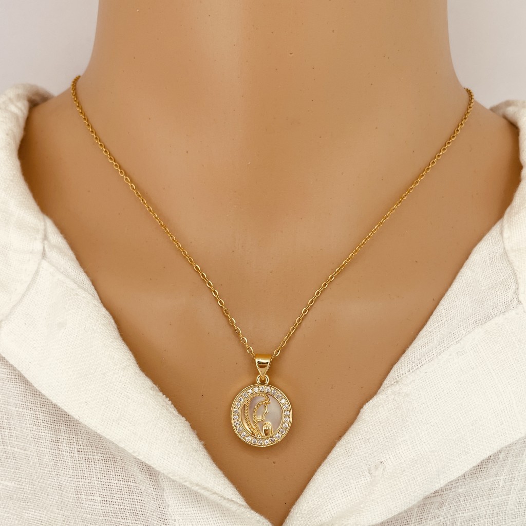 Stainless steel pearl necklace