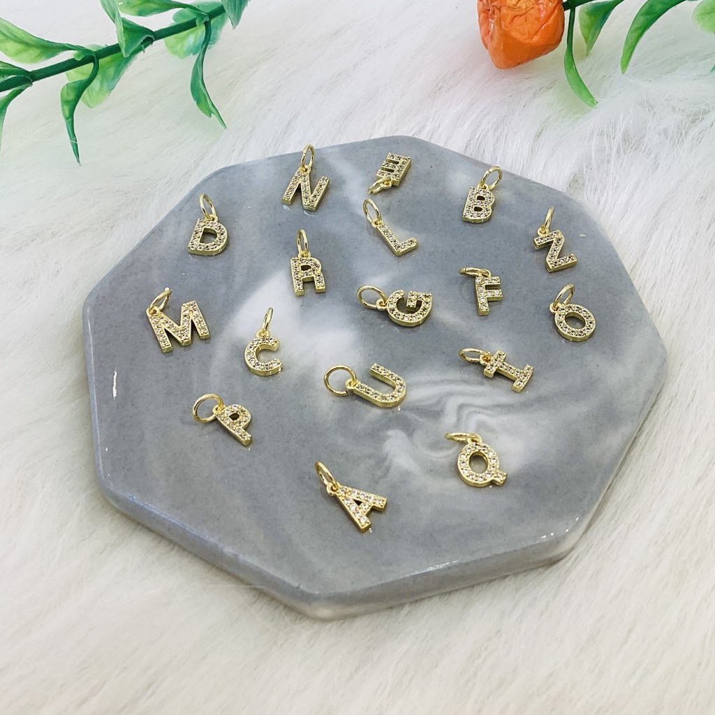 Pendant A-Z Goldplated 18K